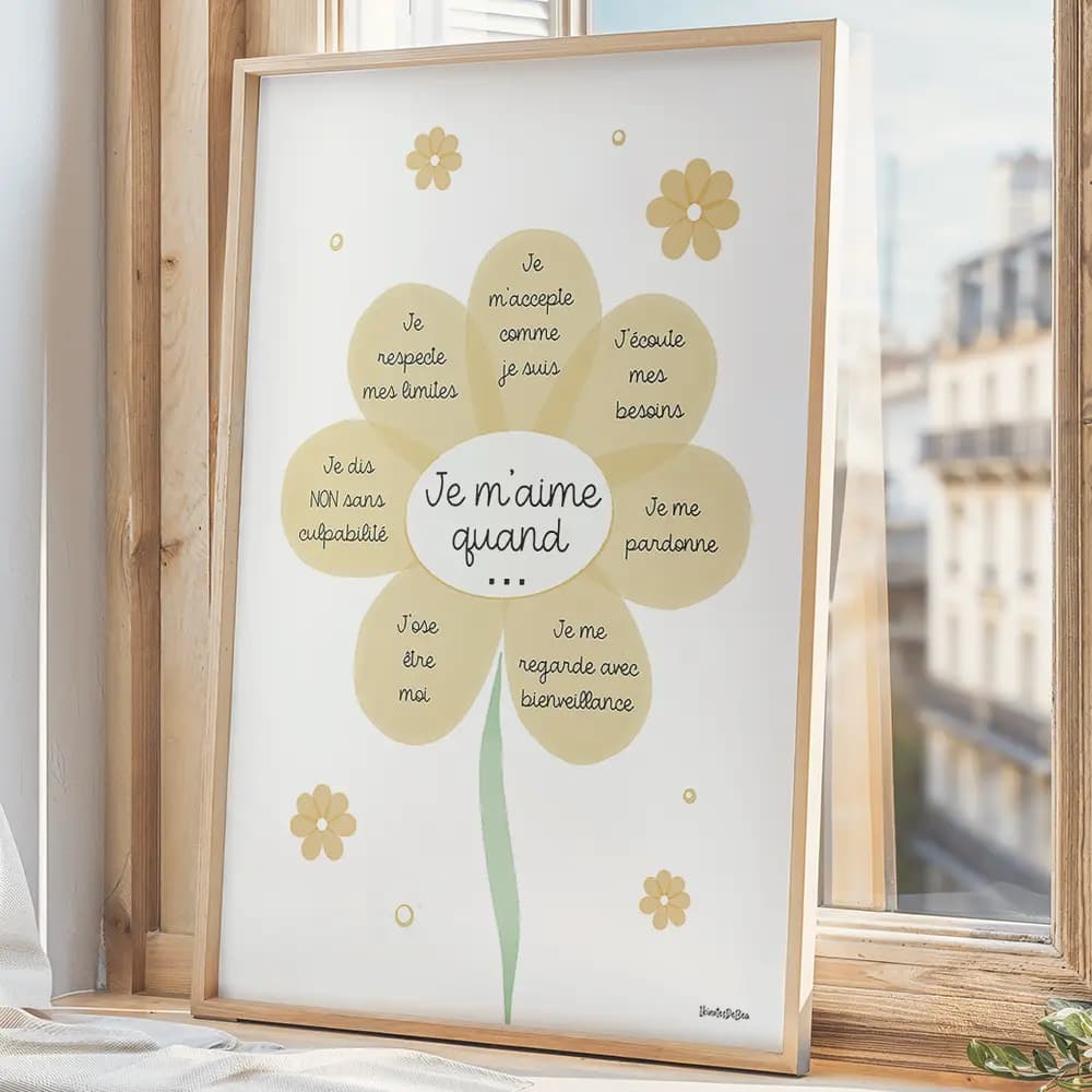Je m'aime quand ... Dessin d'une fleur dont chaque pétale contient un texte bienveillant