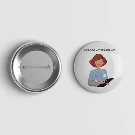 Illustration pour badge assistante médicale Photo d'un badge avec illustration d'un assistante médicale